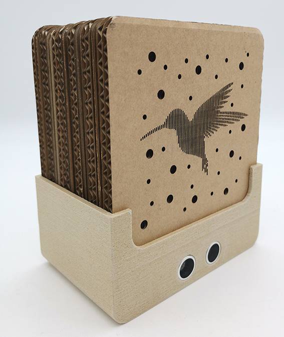 Valokuva Nooran tekemästä lampusta.