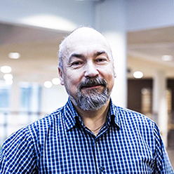 Valokuvassa Karri Palovuori.