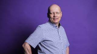 Dean of the Faculty of Engineering and Natural Sciences Matti Kauranen looks at the camera.