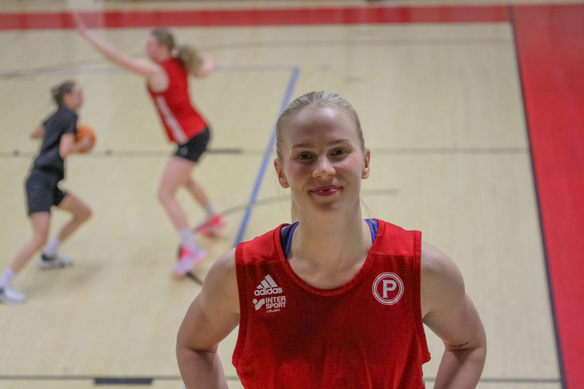 Koripalloilija Niina Sedano