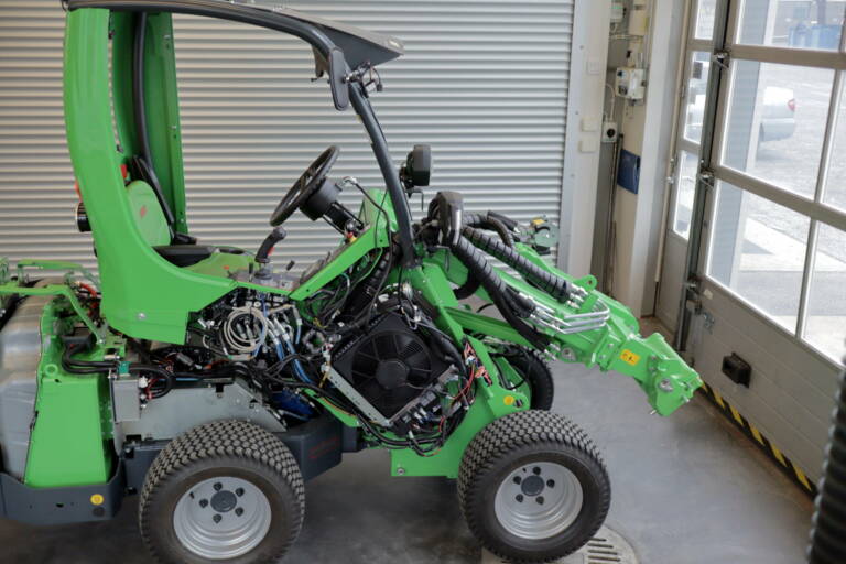 Electric work machine