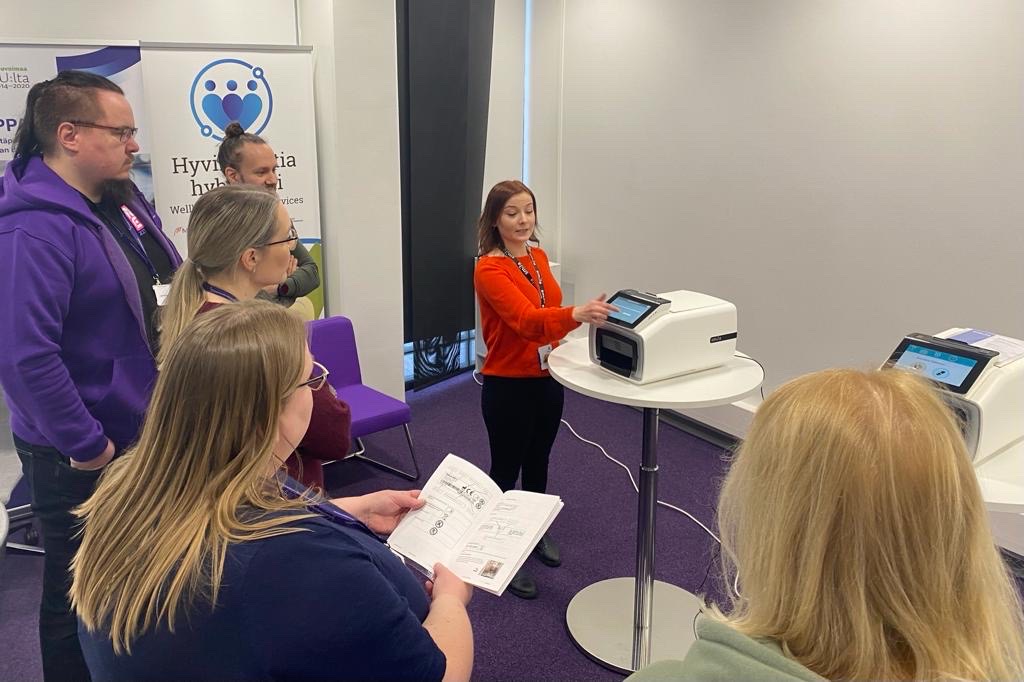 kuvassa esitellää lääkeannostelijaa