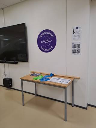 EXERCISE BANDS AND STICKS