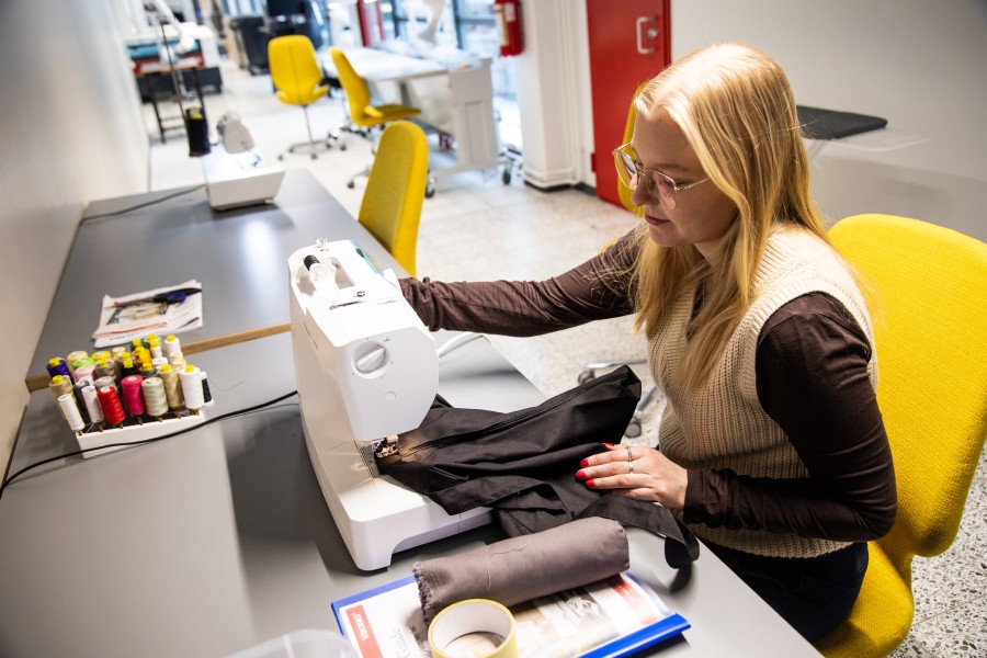 Sewing station