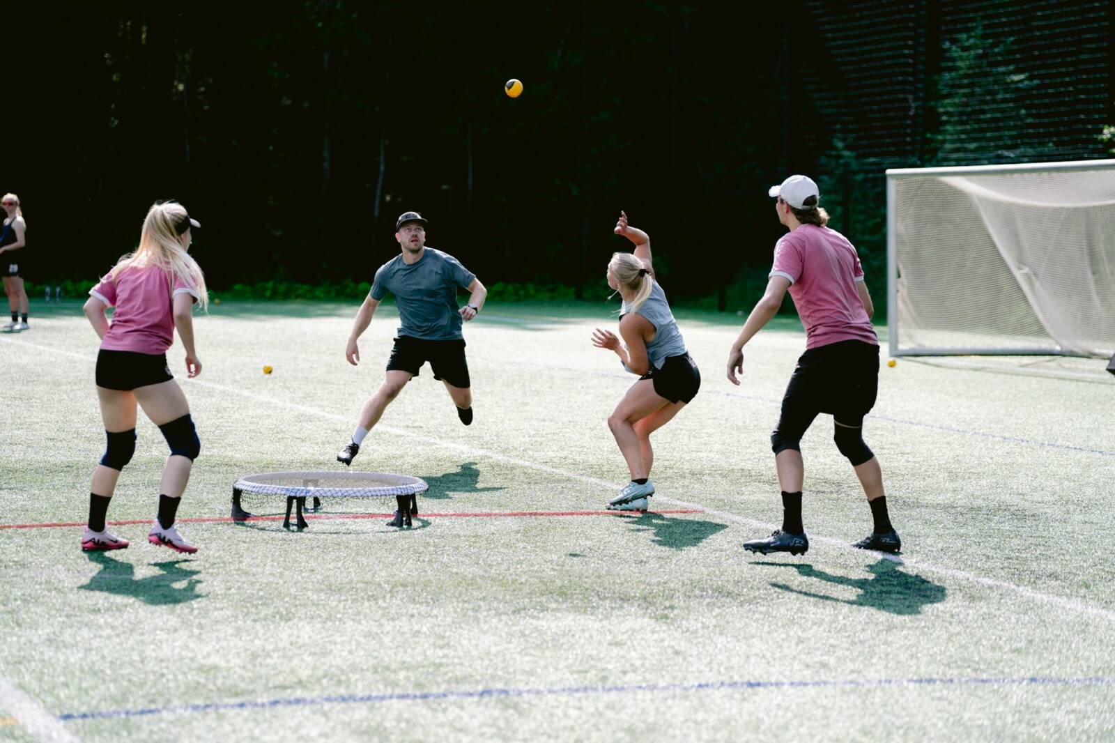 People playing roundnet